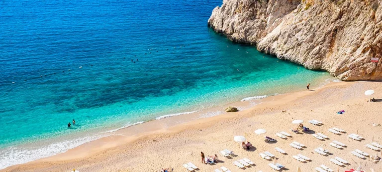 perissa-beach